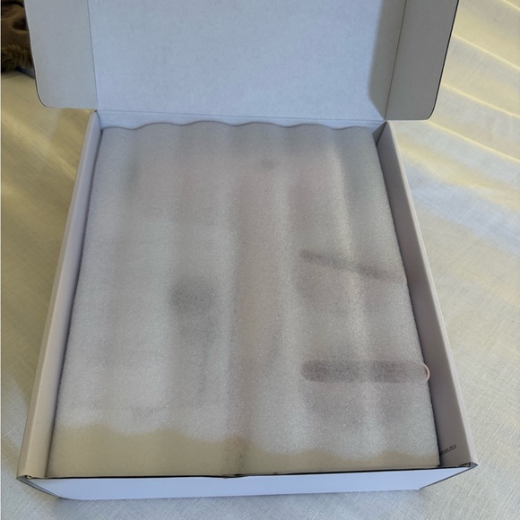 T3 Featherweight 3i Professional Hair Dryer in Cream - Picture 2 of 4